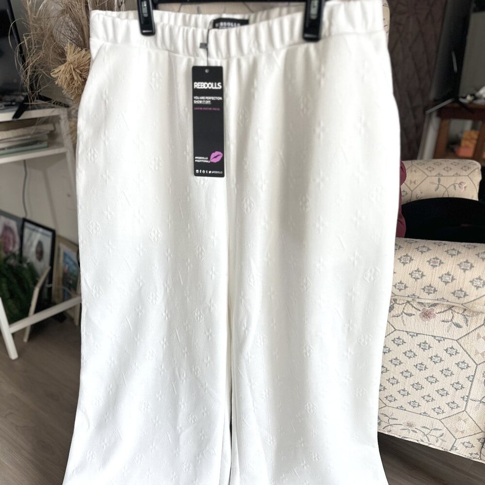 A MUST BUY!  TRENDY, STYLISH, Spring, Summer, Fall OR Winter, WINTER WHITE!